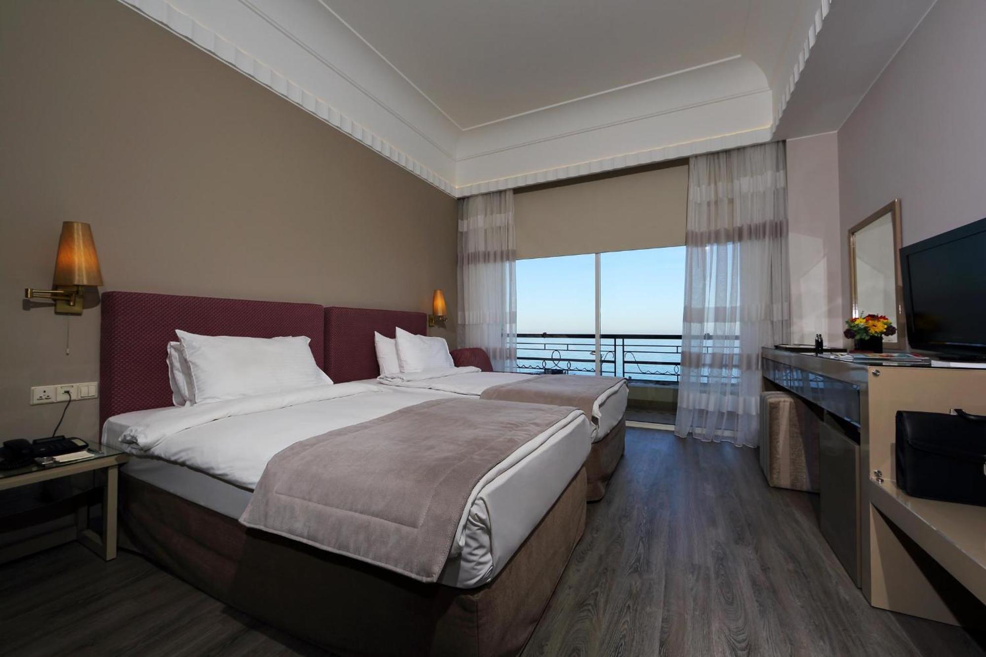 Warwick Palm Beach Hotel Beirut Zimmer foto